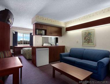 Microtel Inn & Suites By Wyndham Detroit Roseville Ruang foto